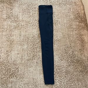 Lulu Fast and Free navy!! Size 6